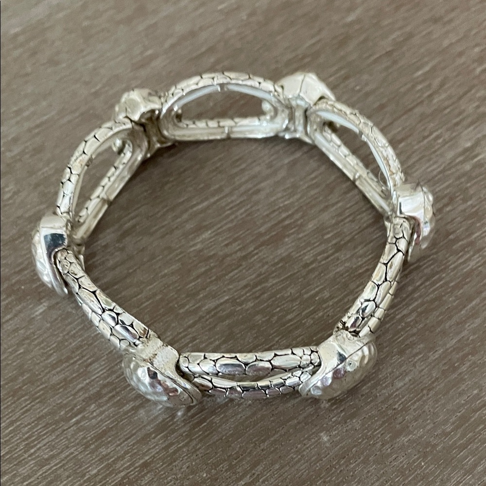 Hand Crafted Silver stretch Bracelet - Picture 1 of 7